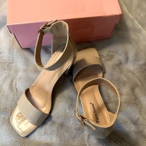 8.5 Nude heels.  Never worn